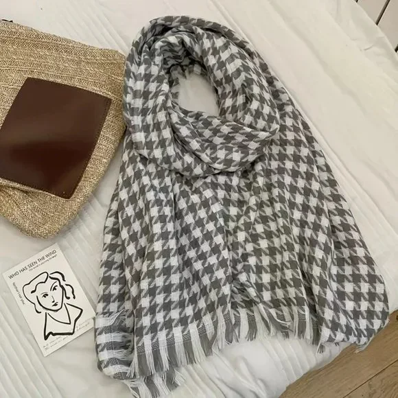 Set of 3 Houndstooth Fringe Scarves / NWOT - Picture 6 of 11